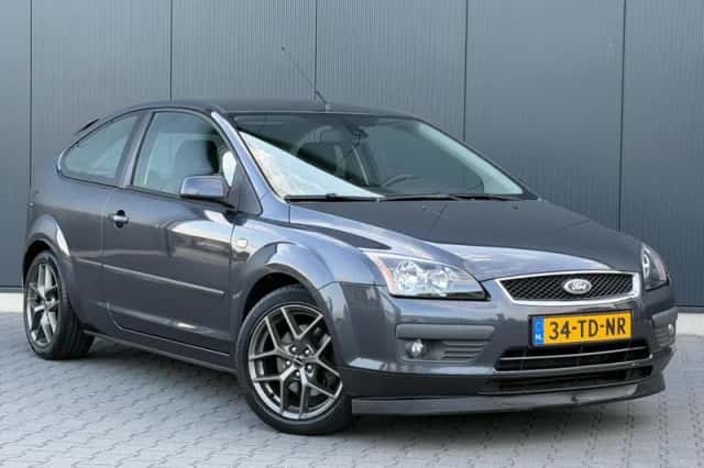 Ford Focus (2006) thumbnail 2