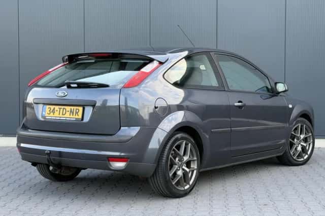 Ford Focus (2006) thumbnail 4