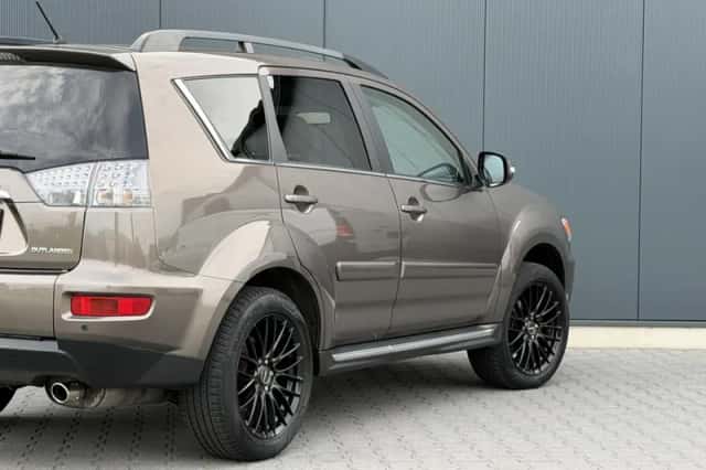 Mitsubishi Outlander (2012) thumbnail 5