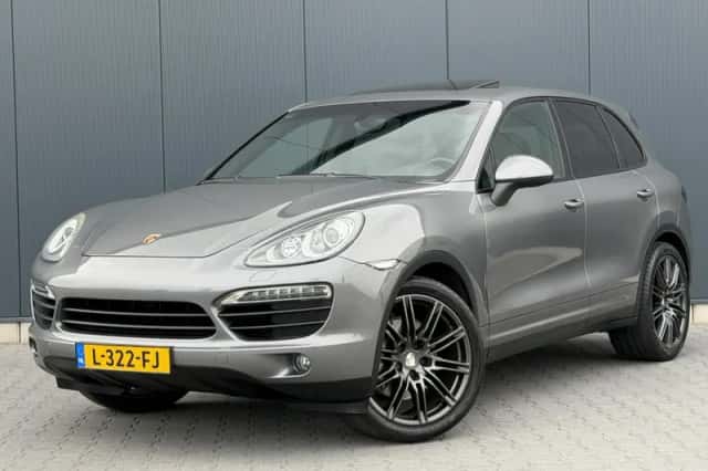 Porsche Cayenne (2010) thumbnail 1
