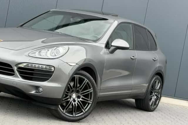 Porsche Cayenne (2010) thumbnail 6