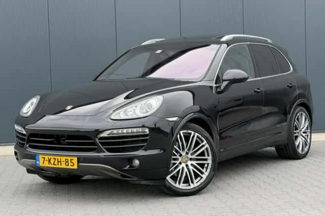 Porsche Cayenne (2010) thumbnail 1