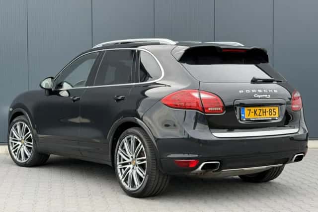 Porsche Cayenne (2010) thumbnail 3