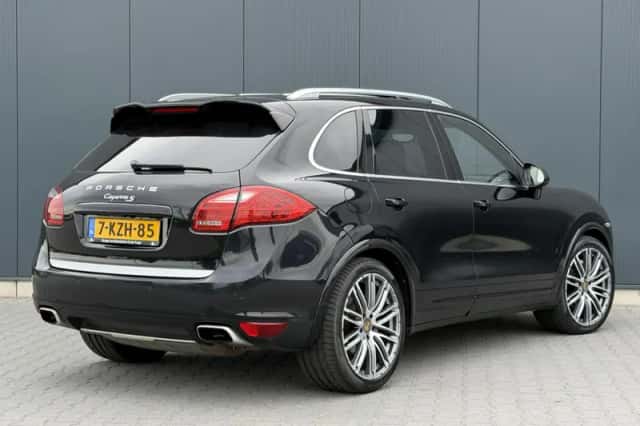 Porsche Cayenne (2010) thumbnail 4