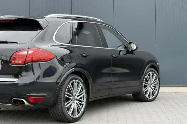 Porsche Cayenne (2010) thumbnail 5