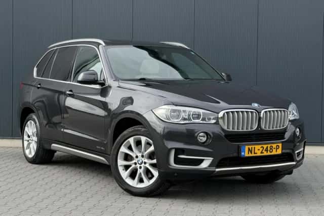 BMW X5 (2015) thumbnail 2