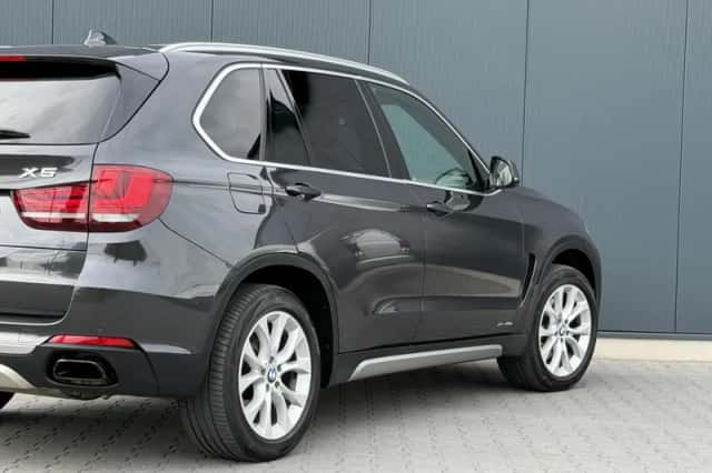 BMW X5 (2015) thumbnail 5