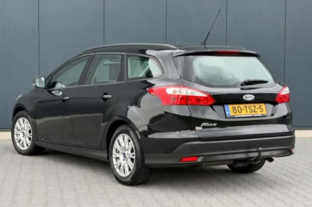 Ford Focus (2012) thumbnail 3