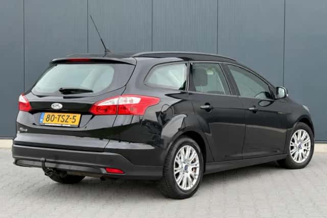 Ford Focus (2012) thumbnail 4