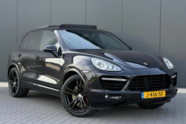 Porsche Cayenne (2010) thumbnail 2
