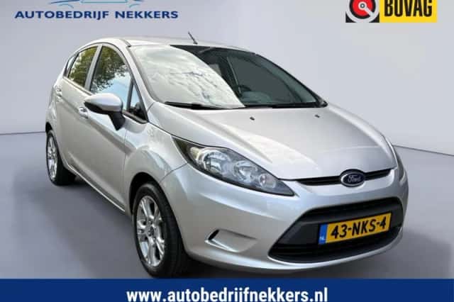 Ford Fiesta (2010) thumbnail 3