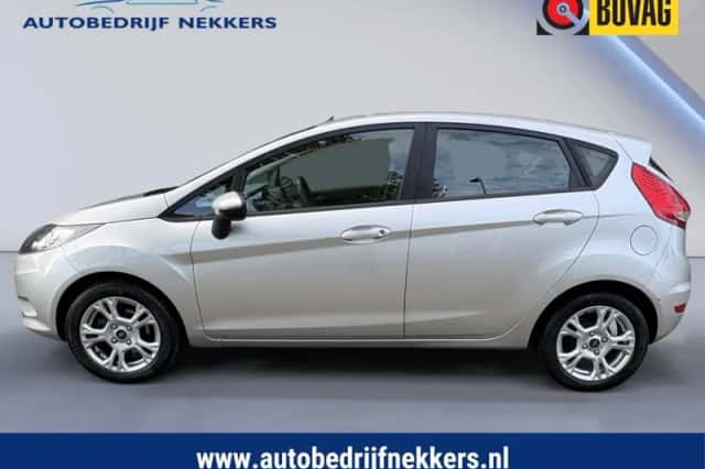 Ford Fiesta (2010) thumbnail 4