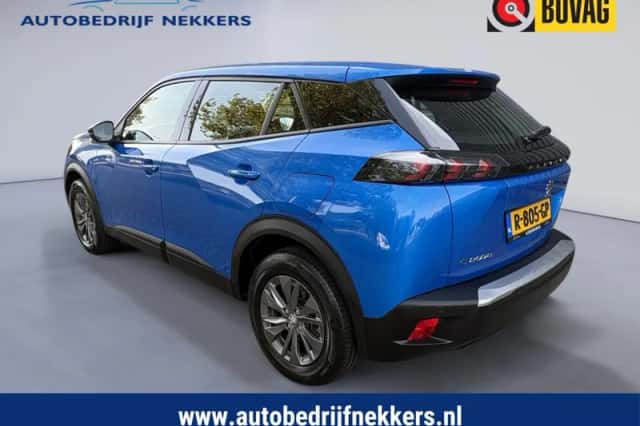 Peugeot e-2008 (2022) thumbnail 5