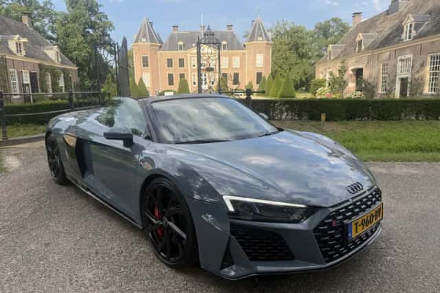 Audi R8 (2021) thumbnail 2