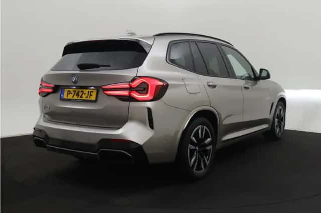 BMW iX3 (2022) thumbnail 4