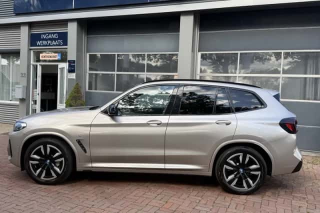 BMW iX3 (2022) thumbnail 6