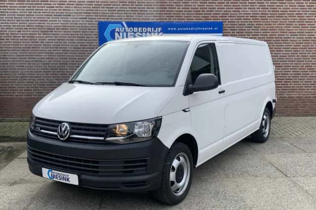 Volkswagen Transporter (2020) thumbnail 2
