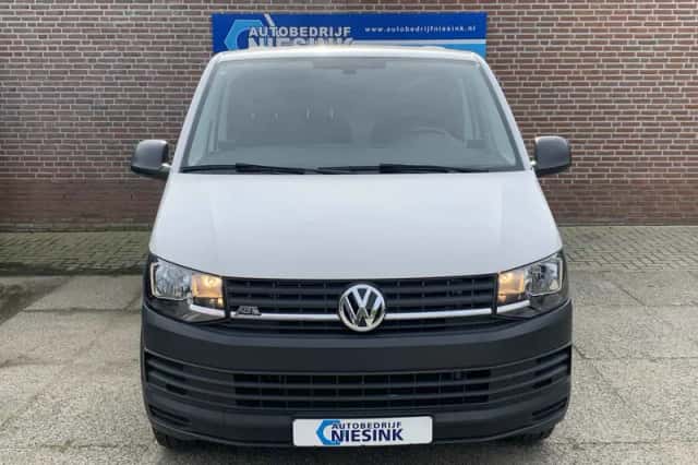 Volkswagen Transporter (2020) thumbnail 3