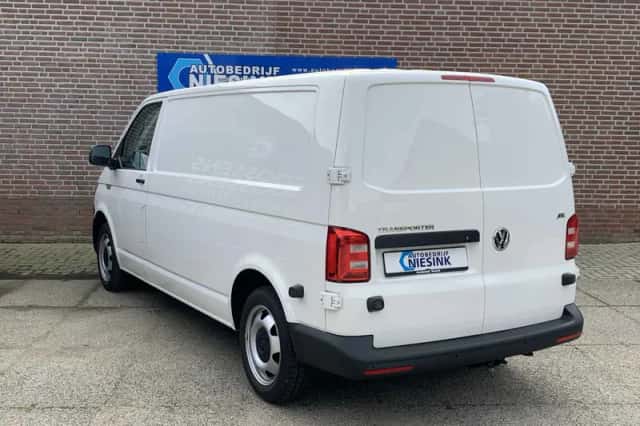 Volkswagen Transporter (2020) thumbnail 4