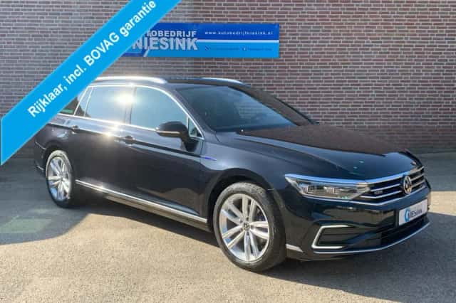 Volkswagen Passat (2020) thumbnail 1