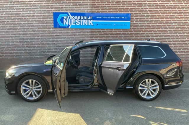 Volkswagen Passat (2020) thumbnail 4