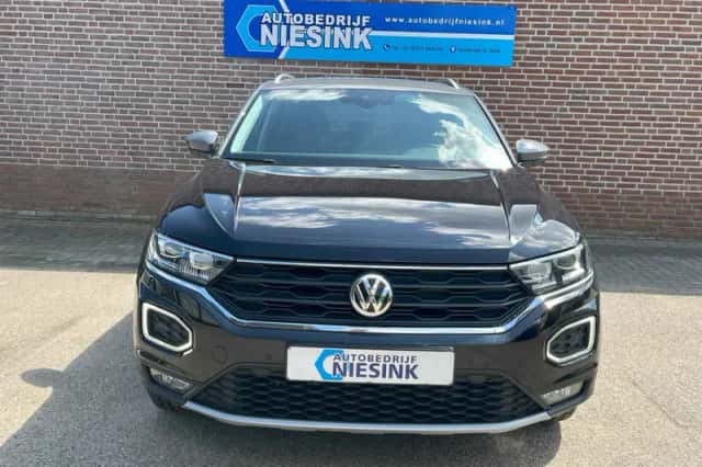 Volkswagen T-Roc (2020) thumbnail 2