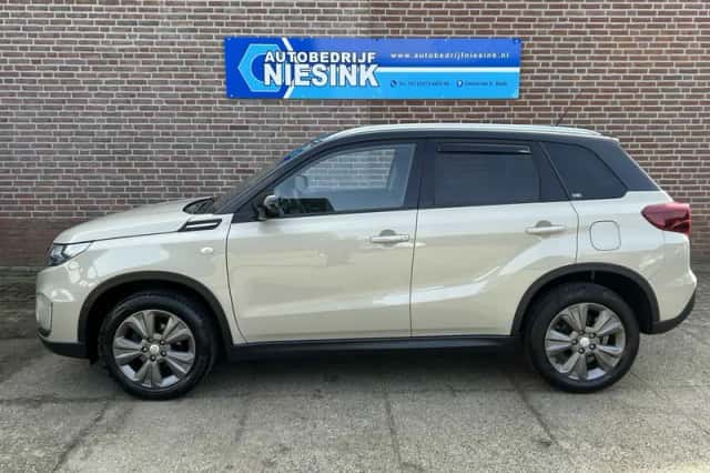 Suzuki Vitara (2020) thumbnail 4