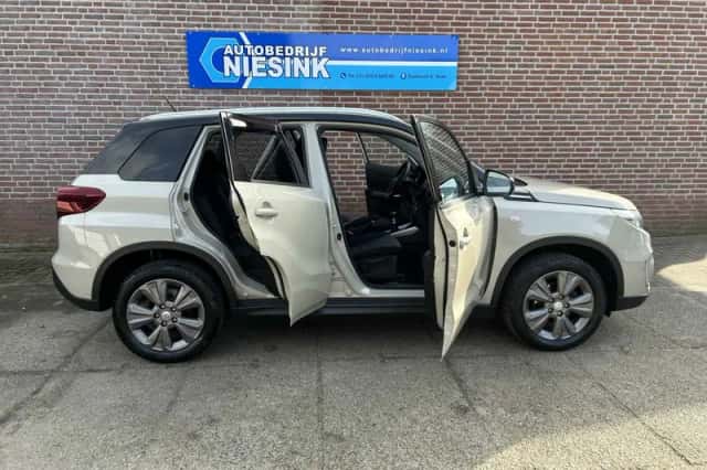 Suzuki Vitara (2020) thumbnail 5