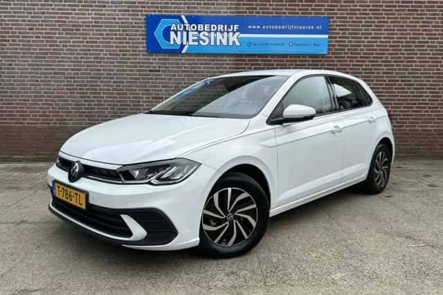 Volkswagen Polo (2023) thumbnail 2