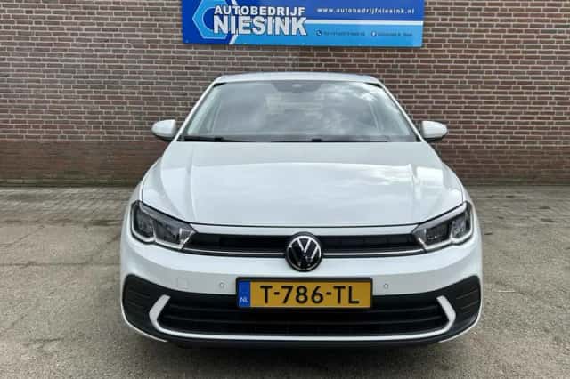 Volkswagen Polo (2023) thumbnail 3