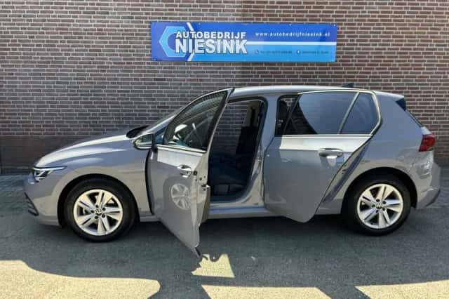 Volkswagen Golf (2020) thumbnail 4