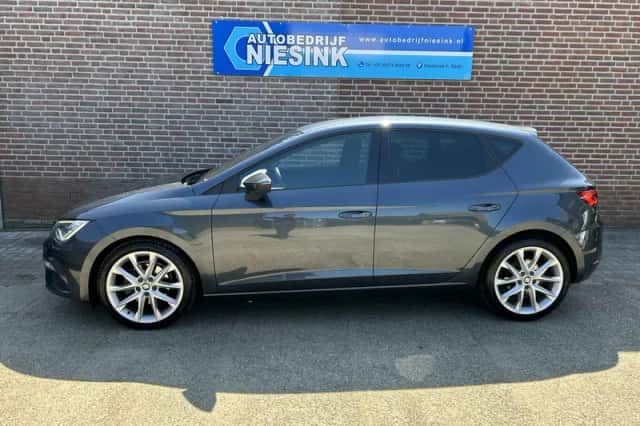 SEAT Leon (2018) thumbnail 5