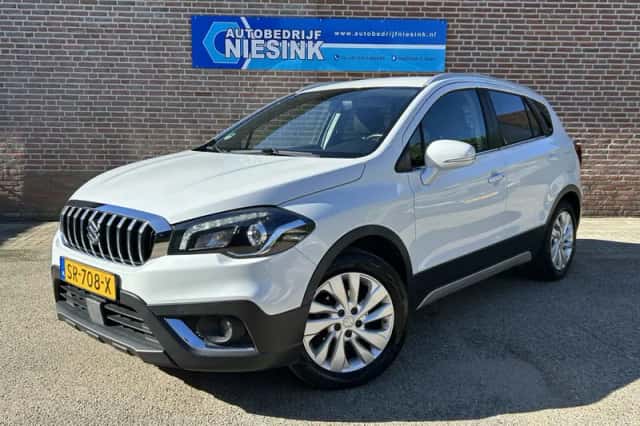 Suzuki S-Cross (2018) thumbnail 2