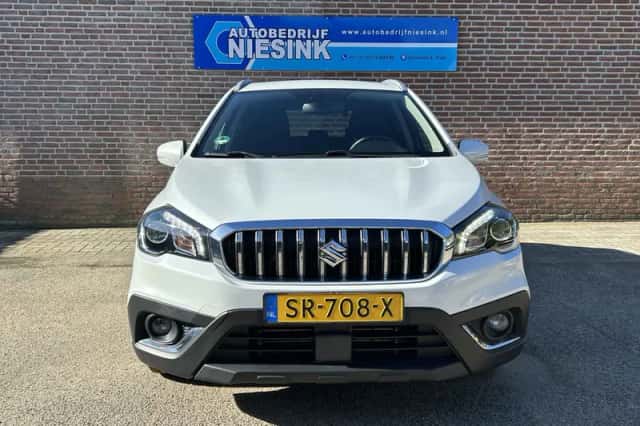 Suzuki S-Cross (2018) thumbnail 3