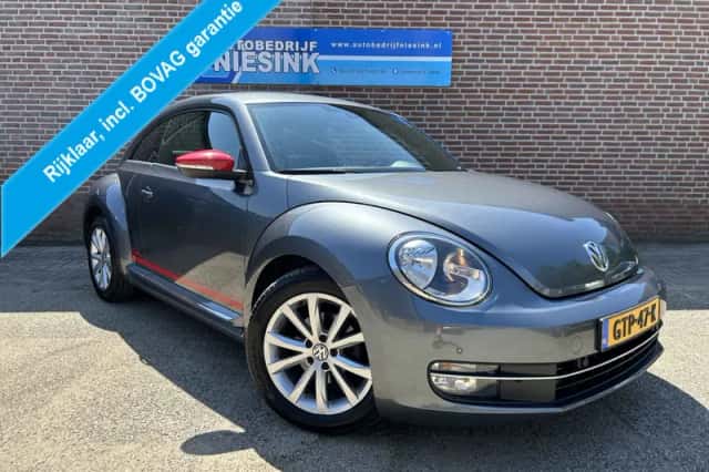 Volkswagen Beetle (2015) thumbnail 1