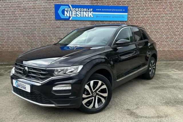 Volkswagen T-Roc (2021) thumbnail 2
