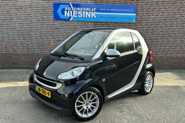 Smart ForTwo (2009) thumbnail 2