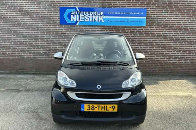 Smart ForTwo (2009) thumbnail 3