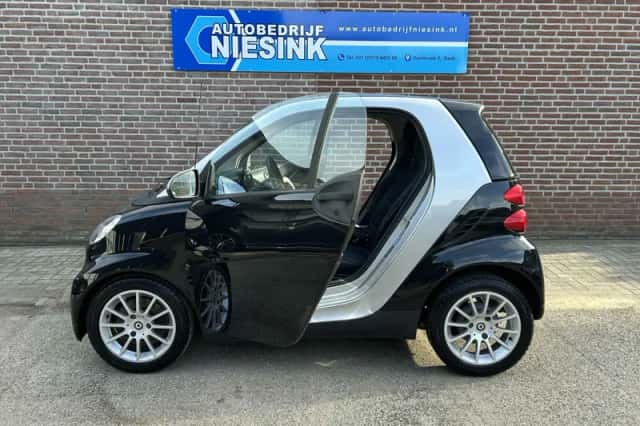 Smart ForTwo (2009) thumbnail 4