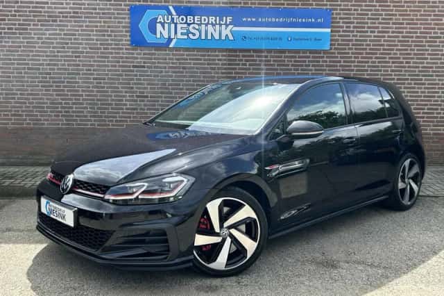 Volkswagen Golf (2019) thumbnail 2