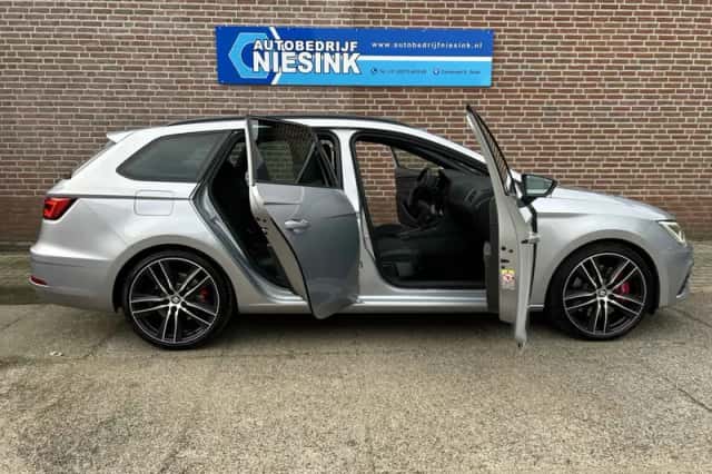 SEAT Leon (2018) thumbnail 5