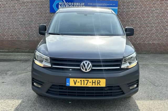 Volkswagen Caddy (2017) thumbnail 3