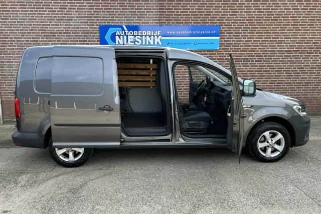 Volkswagen Caddy (2017) thumbnail 6