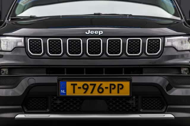 Jeep Compass (2023) thumbnail 3