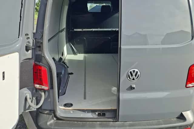 Volkswagen Transporter (2023) thumbnail 3