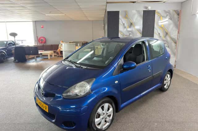 Toyota Aygo (2012) thumbnail 1