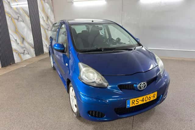 Toyota Aygo (2012) thumbnail 3