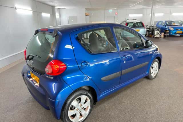Toyota Aygo (2012) thumbnail 4
