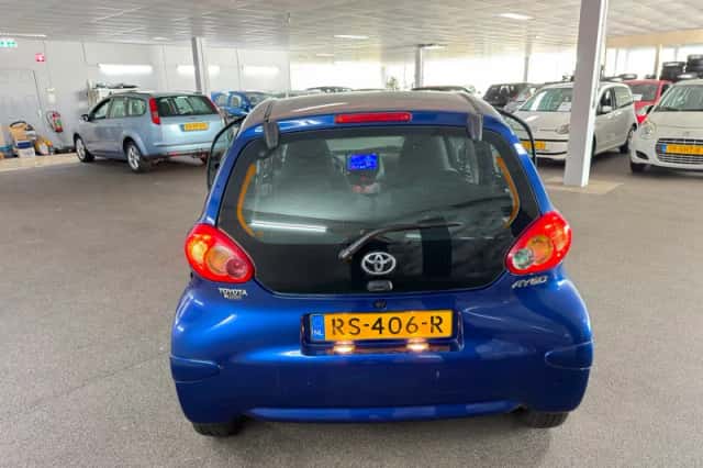 Toyota Aygo (2012) thumbnail 5