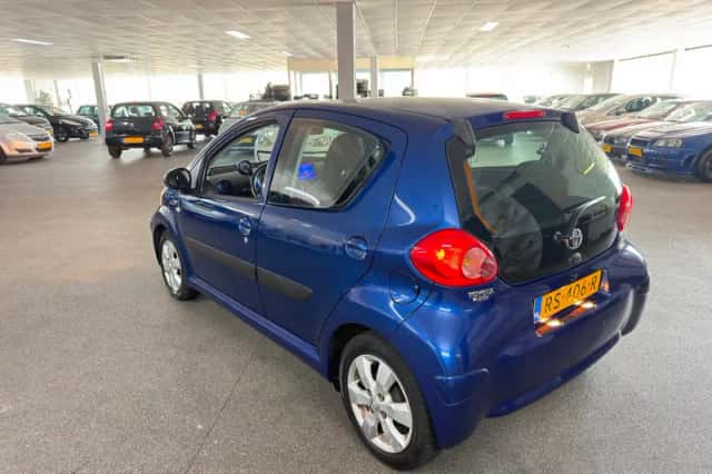 Toyota Aygo (2012) thumbnail 6